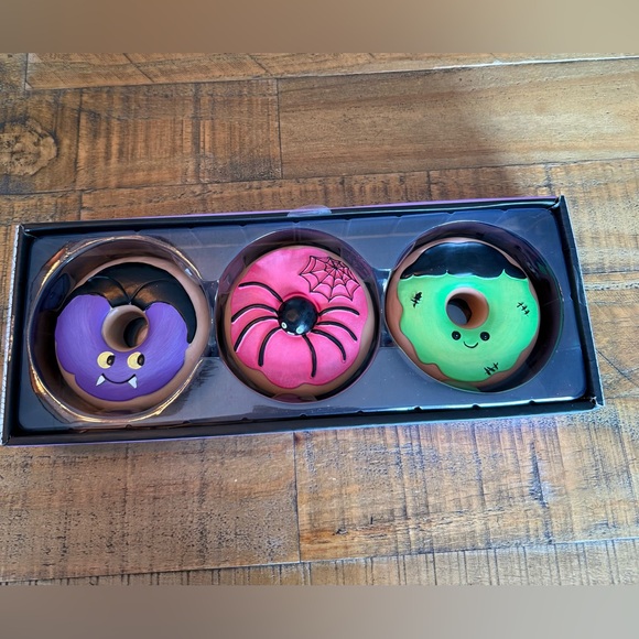Halloween Ghoulish Faux Doughnuts Frankenstein Spider Vampire New - Picture 1 of 5